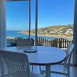 Дом отдыха Au Petit Brick - Cosy Beachfront House *