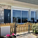 Au Petit Brick - Cosy Beachfront House