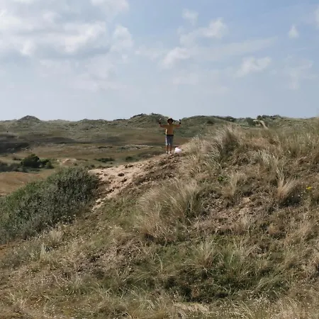 Au Petit Brick - Cosy Beachfront House Дом отдыха Maupertus-sur-Mer