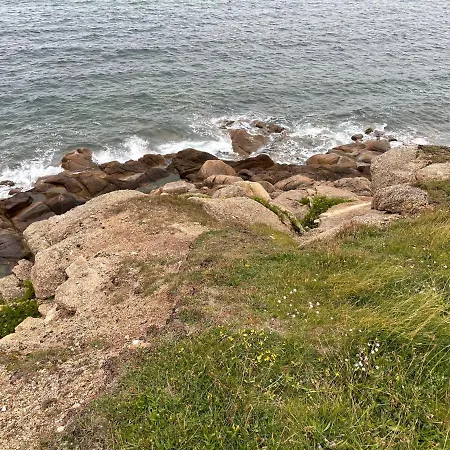 Au Petit Brick - Cosy Beachfront House *