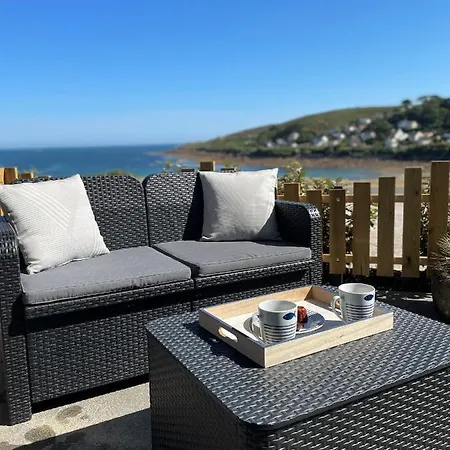 Au Petit Brick - Cosy Beachfront House