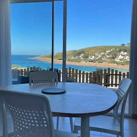 Feriehus Au Petit Brick - Cosy Beachfront House *