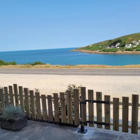Дом отдыха Au Petit Brick - Cosy Beachfront House Maupertus-sur-Mer